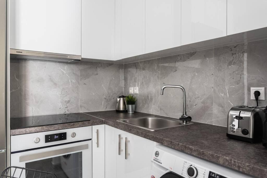 Sublime 1Br Apartment In Koukaki By Upstreet Атина Екстериор снимка